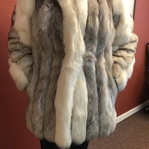 Saga Fox Fur Coat Women’s size M